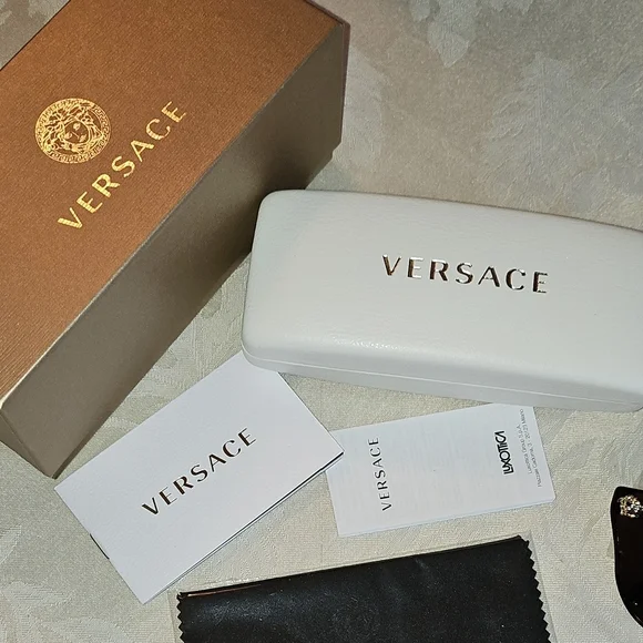 Versace Brown Sunglasses with White Case And Box - Picture 4 of 11
